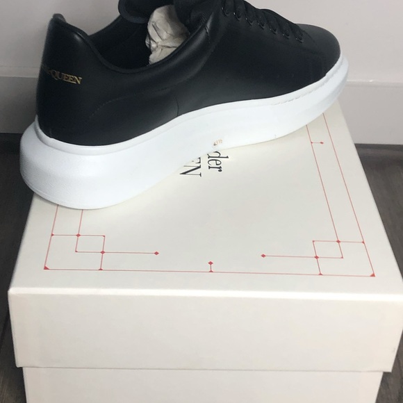 Alexander McQueen Men's Oversized Sneakers Black - Picture 10 of 15